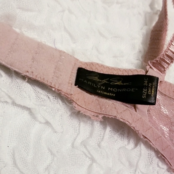 34 C Pink Lace Bra by Marilyn Monroe - Picture 4 of 6